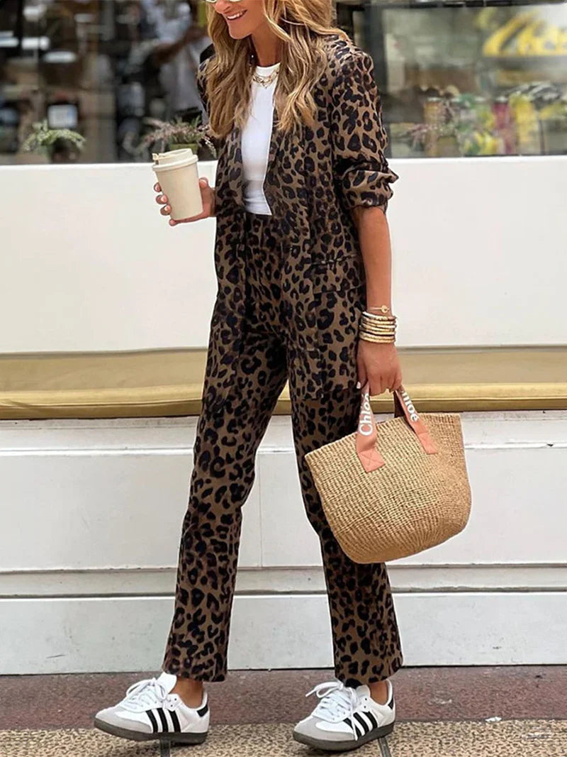 Penélope | Conjunto de blazer y pantalón con estampado animal